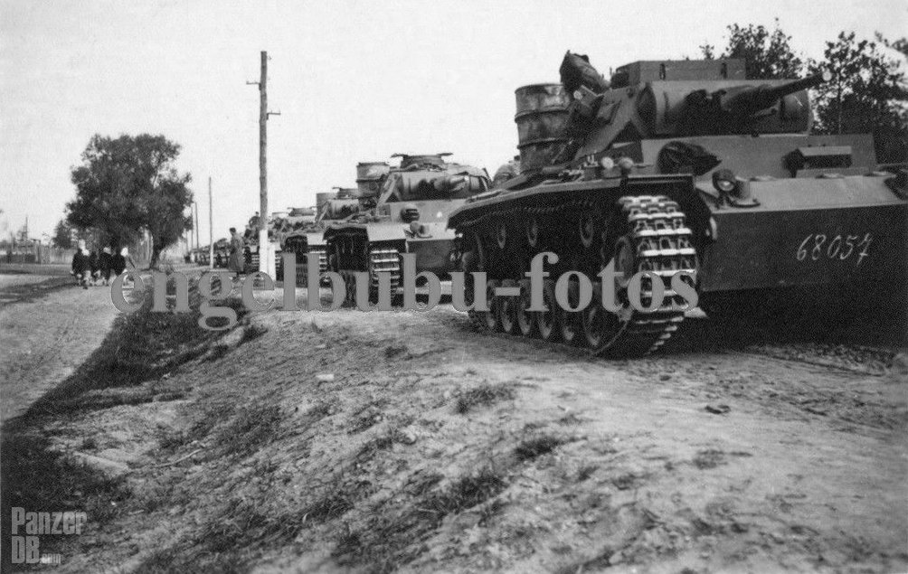Pz.Kpfw. III Ausf.J (Fgst.Nr.68057) Daimler-Benz {001}{a}.jpg